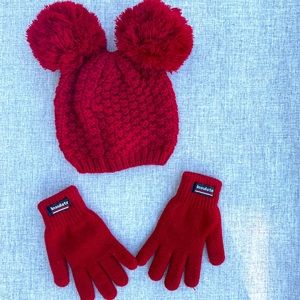 Women's  Winter set! Include Red Hat with pom pom and red Gloves